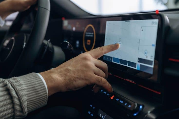 Dispositivo sistema inteligente em automóvel é um dos recursos implementados para aumentar o impacto financeiro da telemetria.